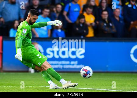 Cambridge, UK. 1st October 2022Goalkeeper dimitar mitov (1 cambridge united) during the Sky Bet League 1 match between Cambridge United and Derby County at the R Costings Abbey Stadium, Cambridge on Saturday 1st October 2022. (Credit: Kevin Hodgson | MI News) Credit: MI News & Sport /Alamy Live News