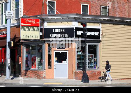 Linden Superette, 101 Brighton Ave, Boston storefront photo of a corner store, convenience store in the Allston neighborhood, Massachusetts Stock Photo