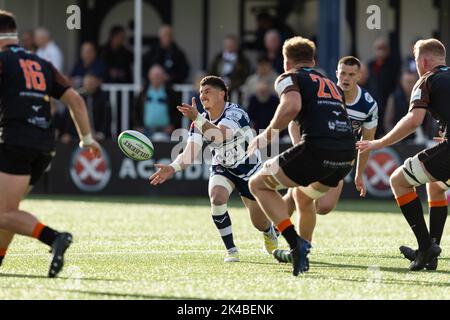 Coventry, UK. 01st Oct, 2022. Pat Pellegrini of Coventry Rugby passes the ball during the The Championship match Coventry Rugby vs Ealing Trailfinders at Butts Park Arena, Coventry, United Kingdom, 1st October 2022 (Photo by Nick Browning/News Images) in Coventry, United Kingdom on 10/1/2022. (Photo by Nick Browning/News Images/Sipa USA) Credit: Sipa USA/Alamy Live News Stock Photo