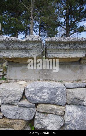 Detail of the fortification of the Italian Sanctuary of Pietrabbondante. Molise - Italy Stock Photo