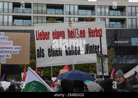 Berlin, Germany. 01st Oct, 2022. Protesters at a rally, which took place at the television tower in Berlin, on October 1, 2022. Employees of craft companies, as well as right-wing extremist activists, gathered at the rally. They demanded an immediate end to sanctions against Russia, called the U.S. a warmonger, and called for withdrawal from NATO and the entire government's resignation. (Photo by Michael Kuenne/PRESSCOV/Sipa USA) Credit: Sipa USA/Alamy Live News Stock Photo
