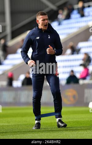 Oldham, UK. 1st October 2022during the Vanarama National League match between Oldham Athletic and Wrexham at Boundary Park, Oldham on Saturday 1st October 2022. Credit: MI News & Sport /Alamy Live News