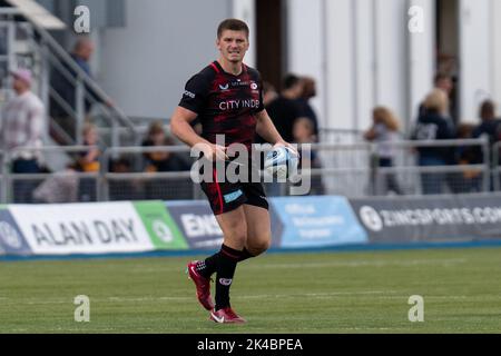 Owen Farrell #10 of Saracens during the Gallagher Premiership match
