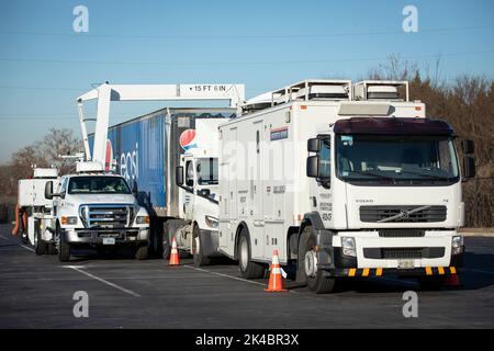 Vehicle entering the Customs and Border Protection Port of Savannah 26 ...
