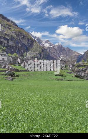 traditional Village of Sonlerto in Val Bavona,Ticino Canton,Switzerland Stock Photo