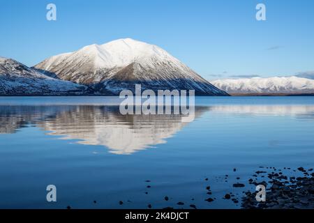 Lake Ohau at sunset, Twizel, South Island Stock Photo - Alamy
