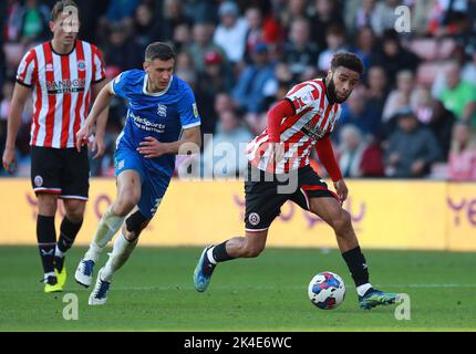 Sheffield, UK. 1st Oct, 2022. Jayden Bogle of Sheffield Utd and Krystian Bielik of Birmingham City during the Sky Bet Championship match at Bramall Lane, Sheffield. Picture credit should read: Simon Bellis/Sportimage Credit: Sportimage/Alamy Live News Stock Photo