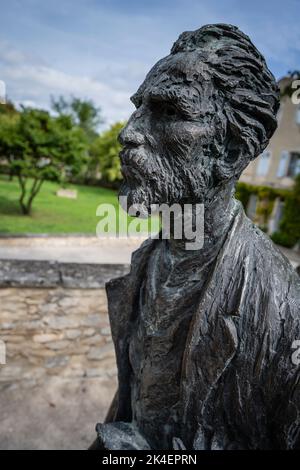 Vincent van Gogh statue, St. Paul de Mausole, San Remy, Provence, France. Stock Photo