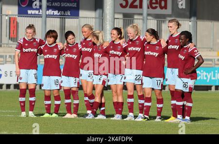 Dartford, UK. 2nd October, 2022. . DARTFORD ENGLAND - OCTOBER 02 : West Ham United Women Team waiting to take penaltys during The FA Women's League Cup match between London City Lionesses Women against West Ham United Women at Princes Park, Dartford Stadium, Dartford on 02nd October, 2022 Credit: Action Foto Sport/Alamy Live News Stock Photo