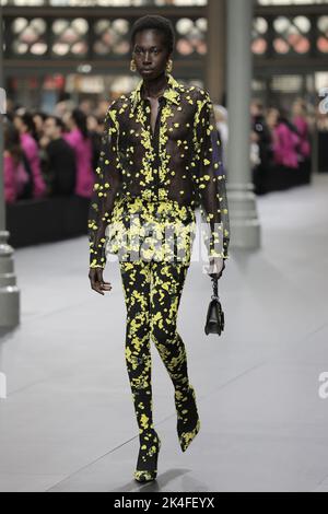 Paris, France. 02nd Oct, 2022. A model takes to the catwalk during Valentino's show as part of the Spring/Summer 2023 Fashion Week presentations in Paris, France, on Sunday, October 2, 2022. Photo by Eco Clement/UPI Credit: UPI/Alamy Live News Stock Photo