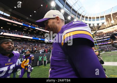 London, UK. 2nd October 2022; Tottenham Hotspur Stadium. Tottenham, London, England; NFL UK football, Minnesota Vikings versus The New Orleans Saints: Minnasota Vikings Quarterback Kirk Cousins (8) celebrates the 28-25 win Credit: Action Plus Sports Images/Alamy Live News Stock Photo