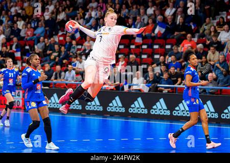 Nancy, France. 02nd Oct, 2022. Handball, women: International match France - Germany Meike Schmelzer of Germany in action. Credit: Marco Wolf/dpa/Alamy Live News Stock Photo