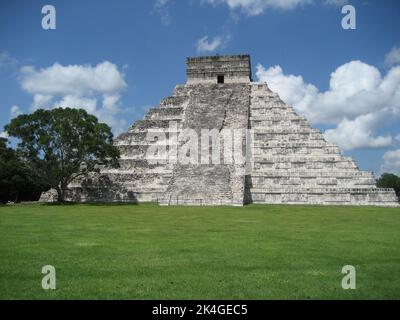 The Chichen Itza, a large pre-Columbian city built by the Maya people of the Terminal Classic period.Yucatan State, Mexico Stock Photo