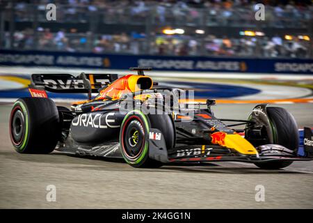 Marina Bay, Singapore, 02nd Oct 2022, Max Verstappen, from Netherlands competes for Red Bull Racing. Race day, round 17 of the 2022 Formula 1 championship. Credit: Michael Potts/Alamy Live News Stock Photo