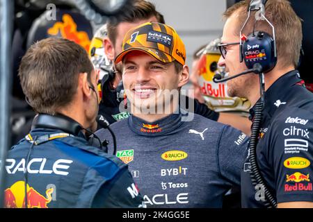 Marina Bay, Singapore, 02nd Oct 2022, Max Verstappen, from Netherlands competes for Red Bull Racing. Race day, round 17 of the 2022 Formula 1 championship. Credit: Michael Potts/Alamy Live News Stock Photo