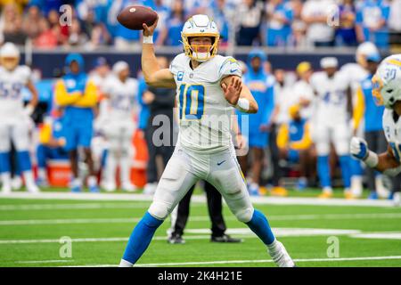 Las Vegas, Nevada, USA. 4th Feb, 2022. Los Angeles Chargers quarterback  Justin Herbert (10) during the AFC Pro Bowl Practice at Las Vegas Ballpark  in Las Vegas, Nevada. Darren Lee/CSM/Alamy Live News