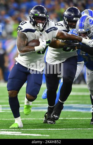 DETROIT, MI - OCTOBER 02: Seattle Seahawks RB Rashaad Penny (20) powers down field during the game between Seattle Seahawks and Detroit Lions on October 2, 2022 at Ford Field in Detroit, MI (Photo by Allan Dranberg/CSM) Credit: Cal Sport Media/Alamy Live News Stock Photo