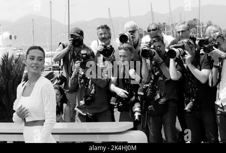 Cannes, France. 21st May, 2022. CANNES, FRANCE. May 21, 2022: Alicia  Vikander at the photocall for Irma Vep at the 75th Festival de Cannes.  Picture Credit: Paul Smith/Alamy Live News Stock Photo - Alamy
