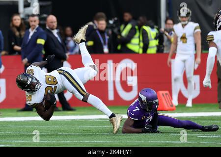 Minnesota Vikings cornerback Patrick Peterson (7) gets set on defense  against the Detroit Lions during an NFL football game, Sunday, Dec. 11,  2022, in Detroit. (AP Photo/Rick Osentoski Stock Photo - Alamy