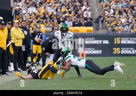 Pittsburgh, Pennsylvania, USA. 2nd Oct, 2022. Oct. 2, 2022: Michael Carter  II #30 during the Pittsburgh Steelers vs. New York Jets in Pittsburgh,  Pennsylvania at Acrisure Stadium (Credit Image: © AMG/AMG via ZUMA Press  Wire) Credit: ZUMA Press, Inc