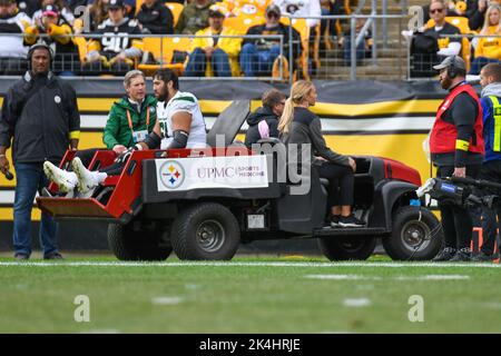 New York Jets offensive tackle George Fant (76) lines up for a play during  an NFL football game against the Cleveland Browns, Sunday, Sept. 18, 2022,  in Cleveland. (AP Photo/Kirk Irwin Stock