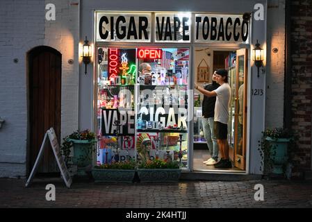 tobacco king alexandria Tobacconist shop on King Street in Old Town Alexandria Virginia USA Stock  Photo