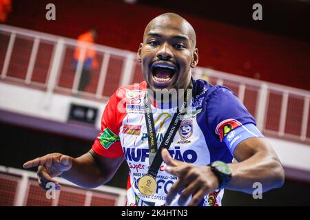 Buenos Aires, Argentina. 02nd Oct, 2022. Ernani of Cascavel (BRA) seen during the award ceremony of Libertadores Futsal 2022 at Befol Arena, in Buenos Aires. Credit: SOPA Images Limited/Alamy Live News Stock Photo