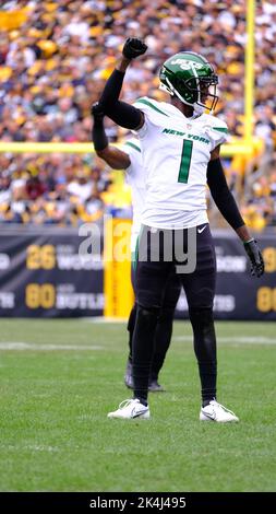 East Rutherford, New Jersey, USA. 25th Sep, 2022. New York Jets cornerback  Sauce Gardner (1) reacts after breaking up a pass intended for Cincinnati  Bengals wide receiver Ja'Marr Chase (1) (not pictured)