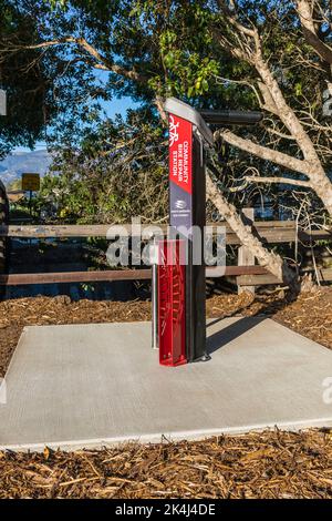 saris deluxe public work stand