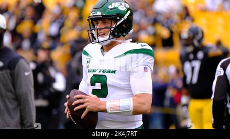 OCT 2nd, 2022: Devin Bush #55 during the Pittsburgh Steelers vs New York  Jets game in Pittsburgh, PA at Acrisure Stadium. Jason Pohuski/CSM/Sipa  USA(Credit Image: © Jason Pohuski/Cal Sport Media/Sipa USA Stock