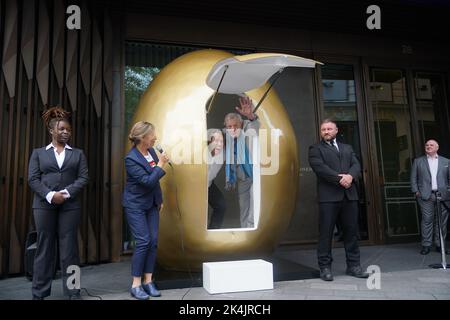 Actor Sir Ian McKellen and comedian John Bishop outside the Londoner Hotel, in Leicester Square, London, for the announcement of a UK tour of the pantomime Mother Goose. The production will star Sir Ian as Mother Goose, with comedians John Bishop and Mel Giedroyc, and will open at the Theatre Royal Brighton on December 3, before a season in the West End at the Duke of York's Theatre, followed by a UK tour. Picture date: Monday October 3, 2022. Stock Photo