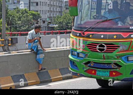 Accidents are increasing due to passenger traffic and unconscious crossing. Photo taken from Mayor Mohammad Hanif fly over Stock Photo