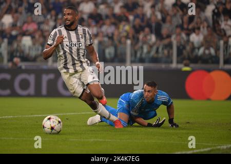 Gleison Bremer (Juventus), Odysseas Vlachodimos (SL Benfica) during the UEFA Champions League group H match between Juventus and SL Benfica at Allianz Stock Photo