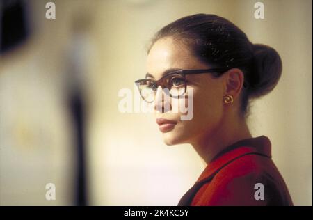 EMMANUELLE BEART in MISSION: IMPOSSIBLE (1996), directed by BRIAN DE PALMA. Credit: PARAMOUNT PICTURES / Album Stock Photo