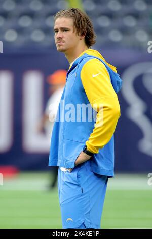 Houston, Texas, USA. 2nd Oct, 2022. Los Angeles Chargers quarterback Justin Herbert (10) prior to the game between the Houston Texans and the Los Angeles Chargers at NRG Stadium in Houston, TX on October 2, 2022. (Credit Image: © Erik Williams/ZUMA Press Wire) Stock Photo