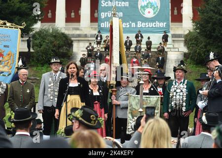 Munich, Germany. 03rd Oct, 2022. Verena Dietl, Munich's 3rd mayor (3rd from left) speaks in front of the steps of the Bavaria during the traditional firecracker shooting. The Oktoberfest ends this Monday. Credit: Felix Hörhager/dpa/Alamy Live News Stock Photo