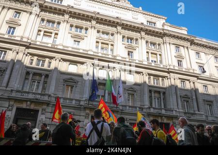 Rome 04/10/2022,  , USB mobilization against the high cost of living and the increase in gas and electricity bills. Stock Photo