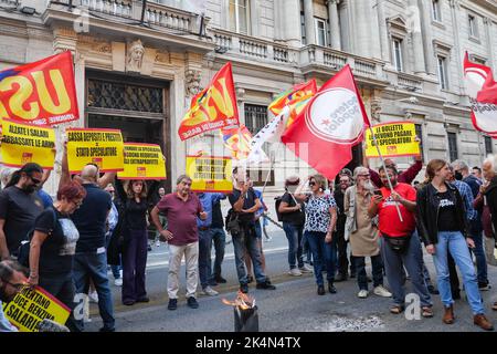 Rome 04/10/2022,  , USB mobilization against the high cost of living and the increase in gas and electricity bills. Stock Photo