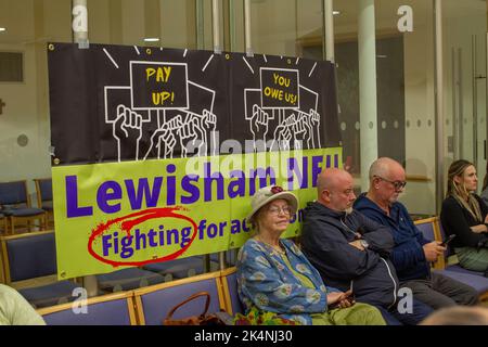 London, UK. Sept 29 2022 .Lewisham public meeting Education Workers Need a Pay Rise at Forest Hill Methodist Church, London, England. Photo Horst A. F Stock Photo