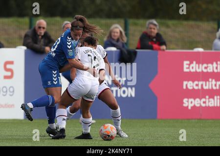 RIO HARDY of Durham Women battles for possession with RHEMA LORD-MEARS during the FA Women's Continental Tyres League Cup match between Durham Women FC and Sheffield United at Maiden Castle, Durham City on Sunday 2nd October 2022. (Credit: Mark Fletcher | MI News) Credit: MI News & Sport /Alamy Live News Stock Photo