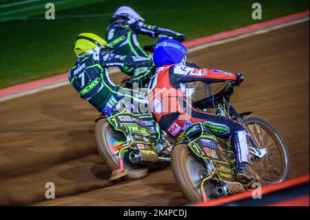 Jye Etheridge (Blue) outside Anders Rowe (Yellow) and Paul Starke (White)during the SGB Premiership Semi Final 2nd Leg between Belle Vue Aces and Ipswich Witches at the National Speedway Stadium, Manchester on Monday 3rd October 2022. (Credit: Ian Charles | MI News) Credit: MI News & Sport /Alamy Live News Stock Photo