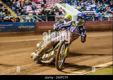 Jye Etheridge (Blue) leads Anders Rowe (Yellow) during the SGB Premiership Semi Final 2nd Leg between Belle Vue Aces and Ipswich Witches at the National Speedway Stadium, Manchester on Monday 3rd October 2022. (Credit: Ian Charles | MI News) Credit: MI News & Sport /Alamy Live News Stock Photo