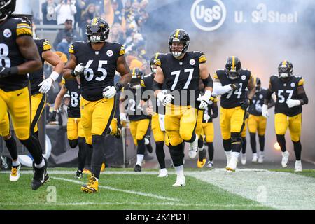 CHARLOTTE, NC - DECEMBER 18: Pittsburgh Steelers offensive guard