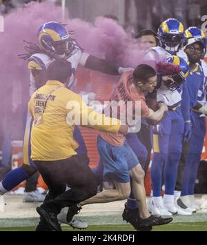 Los Angeles Rams linebacker Bobby Wagner (45) makes a tackle agains  tBuffalo Bills running back Devin Singletary (26) during a NFL game,  Thursday, Sep Stock Photo - Alamy