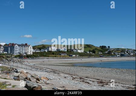 Criccieth, UK- July 13, 2022: The seafront and beach in the village of Criccieth in North Wales. Stock Photo