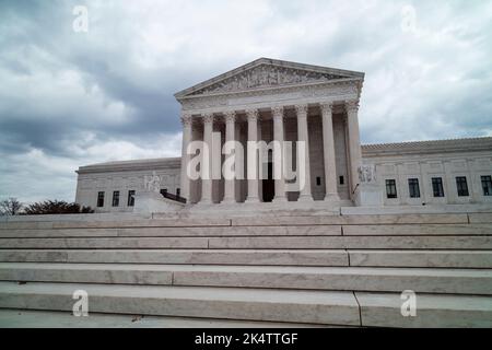 Supreme Court Tariff Decision Analysis: No Ruling Issued January 14, 2026