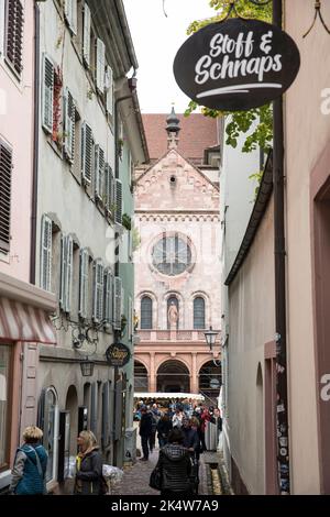 the lane Buttergasse in the historic town, Freiburg im Breisgau, Baden-Wuerttemberg, Germany. die Buttergasse in der historischen Altstadt, Freiburg i Stock Photo
