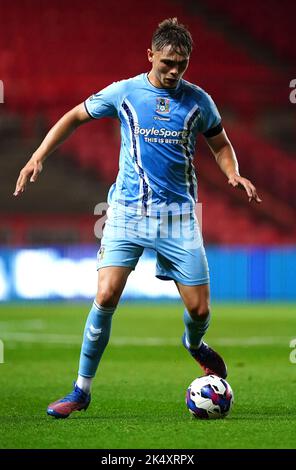 Coventry City's Callum Doyle in action during the Sky Bet Championship match at Ashton Gate, Bristol. Picture date: Tuesday October 4, 2022. Stock Photo