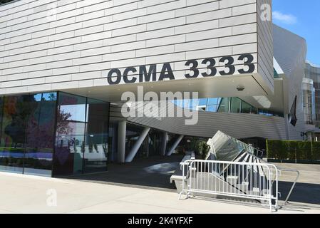 COSTA MESA, CALIFORNIA - 02 OCT 2022: The Orange County Museum of Art new location, at the Segerstrom Center for the Arts Campus, on Avenue of the Art Stock Photo