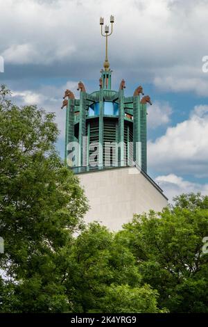 Newcastle-upon-Tyne, England, UK.  Civic Centre.  Seahorses on the top of the tower by John Robert Murray McCheyne. Stock Photo